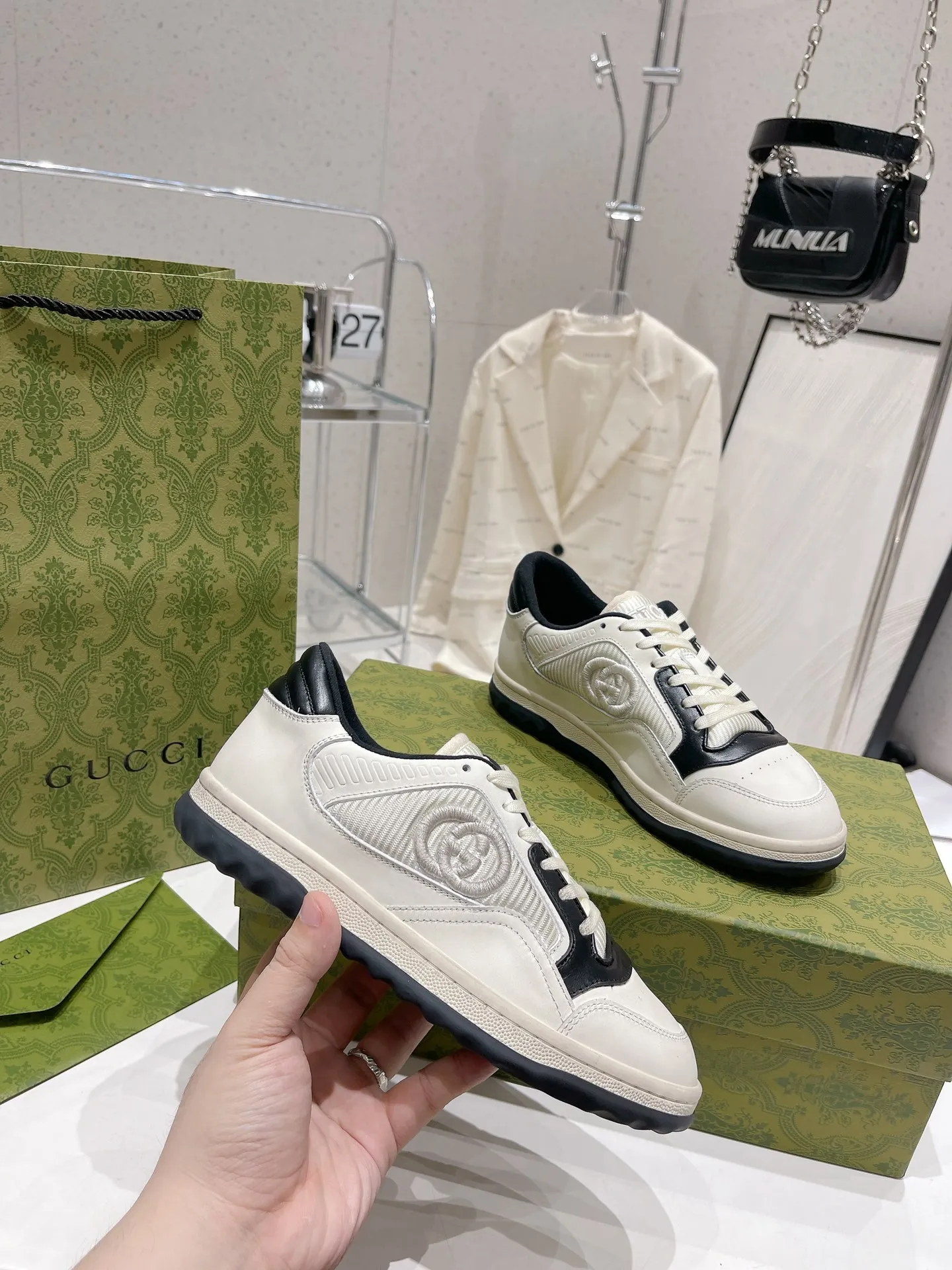 👟👟Ex-factory price 520👟👟 Women's Shoes Factory Gucci Gucci 2023 latest hot model MAC80 sports shoes couple style casual retro distressed dirty shoes small dirty shoes white shoes original purchase development production Gucci MAC80 new hot model series The exquisite and compact interlocking double G logo romantically interprets the aesthetic concept of this series. Made of off-white leather, retro inspiration is cleverly integrated into the design of sports shoes, reinterpreting the brand logo. Fabric: Original custom imported first-layer cowhide. Lining: Original custom imported breathable mesh lining. Outsole: Original molded two-color T👟👟factory price U outsole. Bottom thickness: 3CM. Size: Women's 35-40 / Men's 39-45 (44.45 non-refundable)